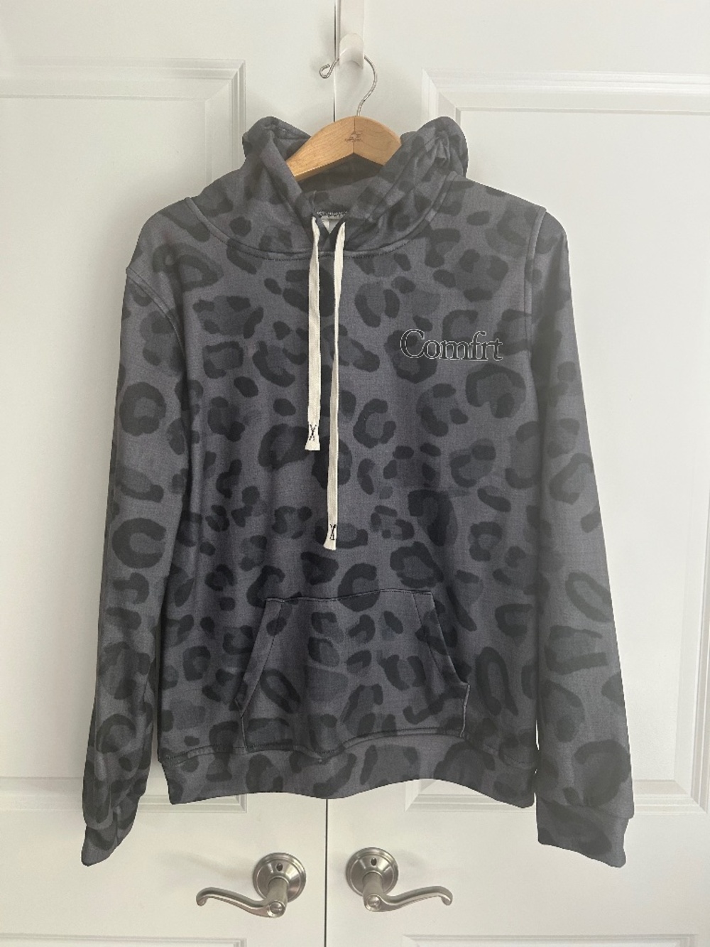 Comfrt black panther hoodie logo limited edition color size M
